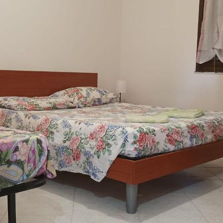 Casa Vacanze Sos Flores Алгеро Екстериор снимка
