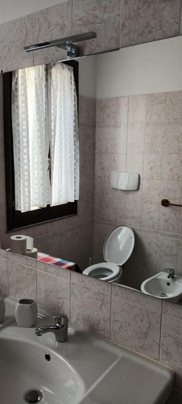 Casa Vacanze Sos Flores Алгеро Екстериор снимка
